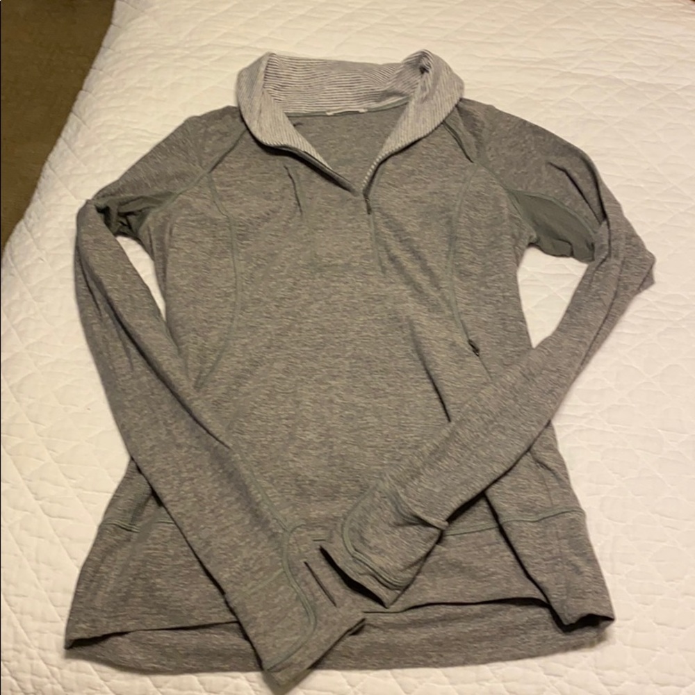Lululemon gray long sleeve running top